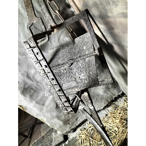 782 - ± Flambard's Hotel Coach House Iron poacher trap A large sprung wrought iron poacher/man trap 165 cm... 