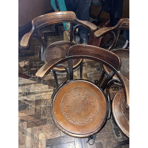 874 - ± Britain in the Blitz 4 Bentwood Pub Chairs 4 similar bentwood pub chairs, HxD 82x49cm. - This lot ... 