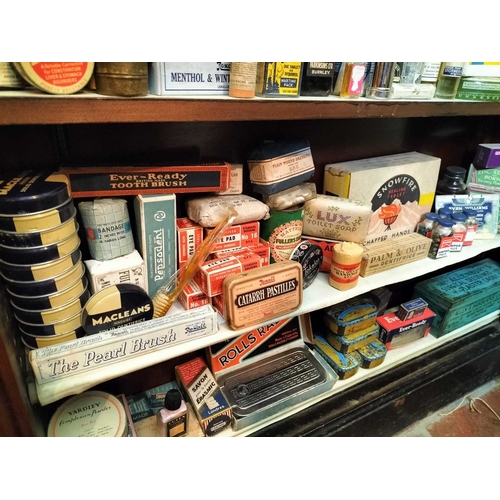 905 - ± Britain in the Blitz Packaging Contents of the counter right hand shop counter.glazed cabinet . - ... 