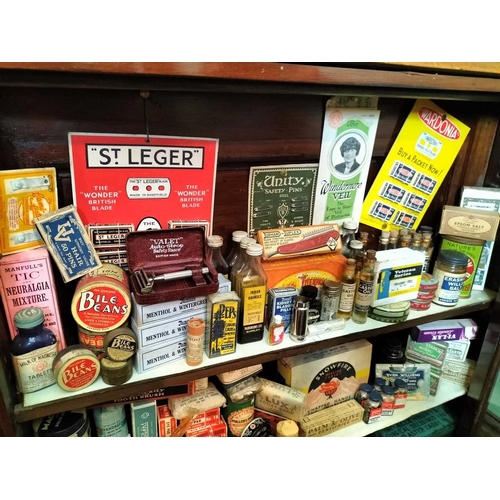 905 - ± Britain in the Blitz Packaging Contents of the counter right hand shop counter.glazed cabinet . - ... 