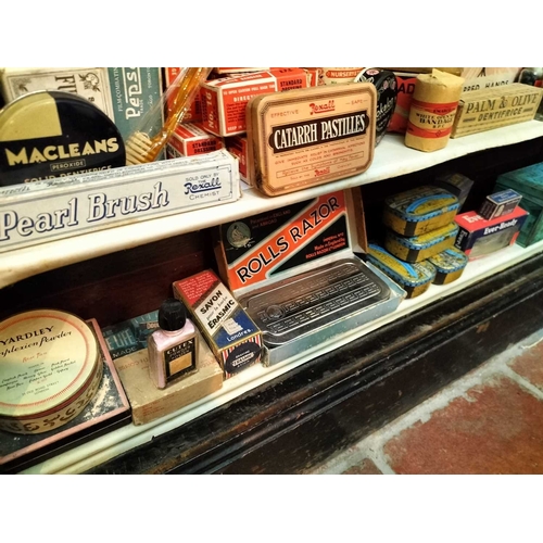 905 - ± Britain in the Blitz Packaging Contents of the counter right hand shop counter.glazed cabinet . - ... 