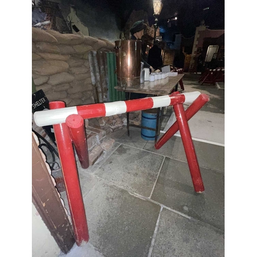 998 - ± Britain in the Blitz 17 Red & White Painted Wooden Barriers 17 red & white painted wooden barriers... 