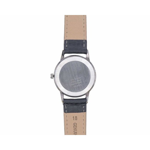 1053 - ROAMER - An Incabloc stainless steel gentleman's manual wind wristwatch. The signed silvered dial wi... 