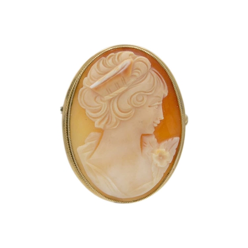 123 - A 9k gold-framed shell cameo. Hallmarked Birmingham 1973, 4.2cm x 3.3cm, total weight 8.74g.