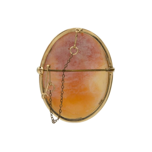 123 - A 9k gold-framed shell cameo. Hallmarked Birmingham 1973, 4.2cm x 3.3cm, total weight 8.74g.