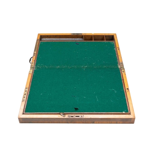 28 - A George III mahogany, inlaid and crossbanded writing slope. Fitted with a side drawer, height 15cm,... 