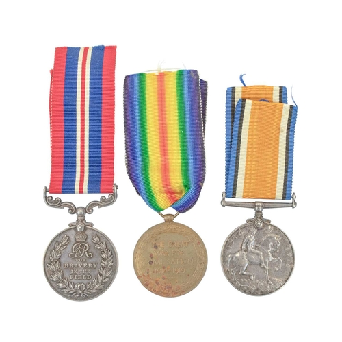 181 - A Great War MM medal trio to 500075 Sgt W Richardson, Canadian Engineers. Comprising a George V Mili... 