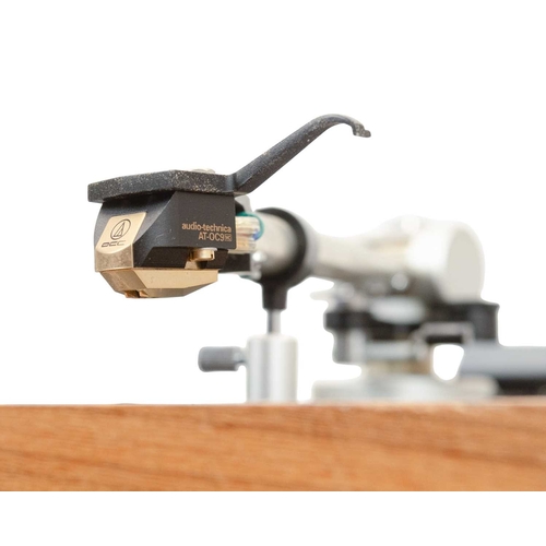 191 - A Linn Sondek LP12 turntable. Walnut base, with perspex lid, height 17cm, width 44cm, depth 35cm. Th... 