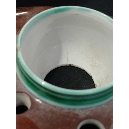 327 - A late 18th/early 19th century Wedgwood bulb pot with banded decoration. With removable tray. Impres... 