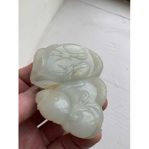 426 - A Chinese carved celadon jade group of quail, Qing Dynasty, 18th/19th century. Jade height 4cm, widt... 