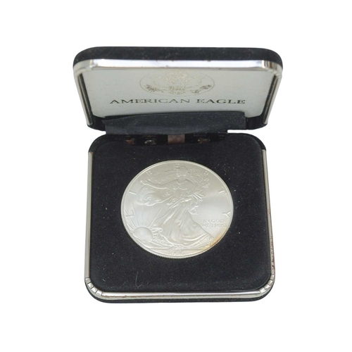 200 - Great Britain and World Silver Coins. Lot includes:1935 and 1937 Great Britain crowns1902 Maundy 4d1... 