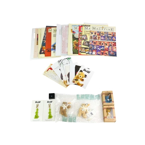 227 - Steiff mixed lot. Includes a 1997 Steiff Club bear and 1998 Steiff club bear, both boxed, with 2 plu... 