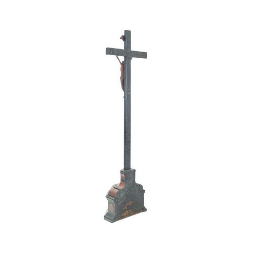 25 - A Flemish tortoise shell and ebony crucifix. 19th century, with a carved boxwood corpus, height 73cm... 