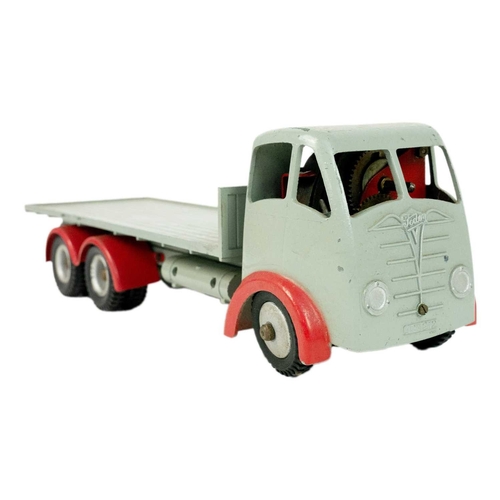 262 - Shackleton Toy Mechanical Foden F.G. Flatbed Vehicle A grey Shackleton F.G. Foden lorry (length 32cm... 