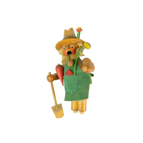 267 - A Lehmann tin plate Balky Mule clockwork tinplate toy. In poor condition, together with other toys, ... 