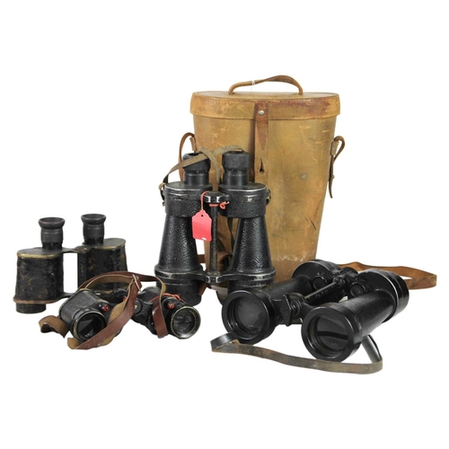 193 - Military binoculars. A pair of military Barr & Stroud 7x binoculars C.F.41, serial number 25398 in a... 