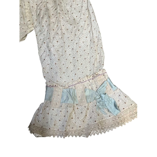 644 - Two pairs of patterned silk bloomers. Or open drawers, with ribbon and lace detailing, one pair is i... 