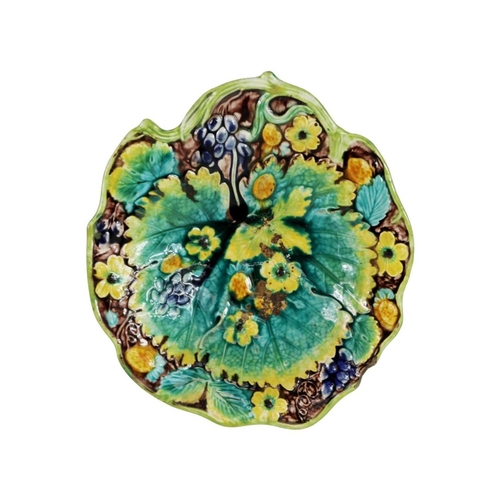 724 - A set of Samuel Alcock moulded dessert plates. Mid 19th century, majolica ware depiciting fruiting v... 