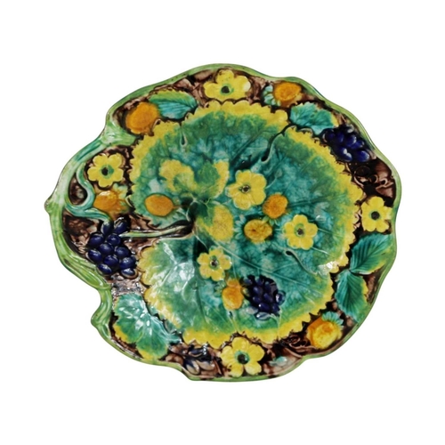 724 - A set of Samuel Alcock moulded dessert plates. Mid 19th century, majolica ware depiciting fruiting v... 