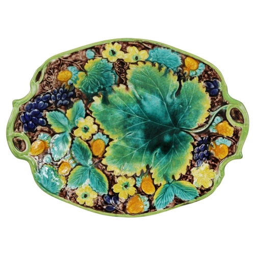 724 - A set of Samuel Alcock moulded dessert plates. Mid 19th century, majolica ware depiciting fruiting v... 