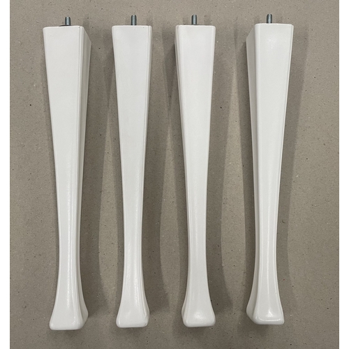 146 - 36 WHITE PLASTIC 15