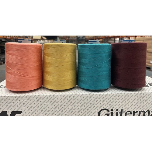 190 - 11 SPOOLS OF M36 CORESPUN SEWING THREAD IN ASSORTED COLOURS IDEAL FOR USE ON UPHOLSTERY FABRICS.
(50... 