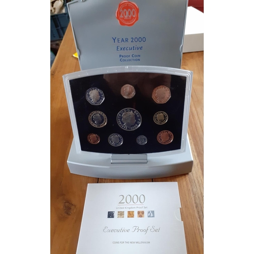 275 - Royal Mint Coin Set Year 2000 in Presentation Case