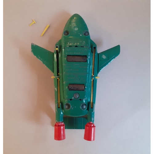 138 - Vintage Dinky Toys Thunderbird 2 Die Cast Complete With Thunderbird 4 In Pod