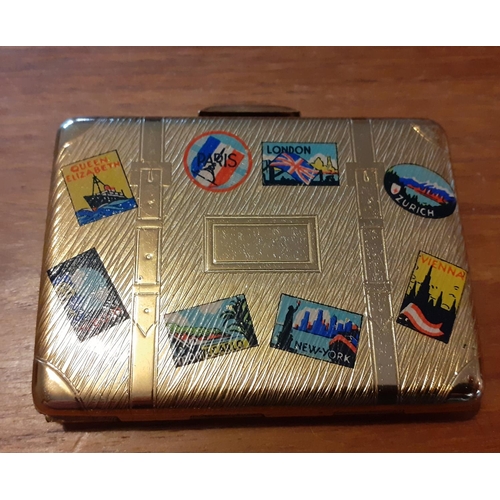 26 - World Traveller Ladies Compact Inc Mirror and Powder. Measures 8cm x 6cm approx.