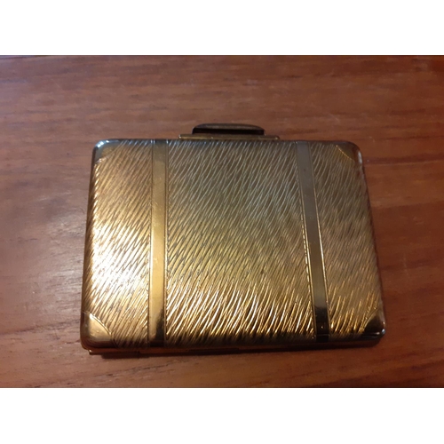 26 - World Traveller Ladies Compact Inc Mirror and Powder. Measures 8cm x 6cm approx.