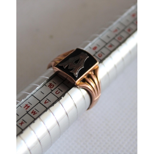 37 - Gents 9ct Gold Ring - Size S 

Weighs 3.80gms