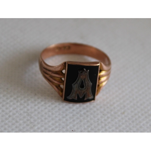 37 - Gents 9ct Gold Ring - Size S 

Weighs 3.80gms