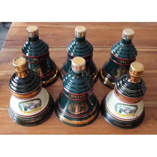 7 - Christmas Editions Six Bells Whisky Bells 1990-1992 Complete With Seals 
Height - 20cm
Base - 14cm

... 