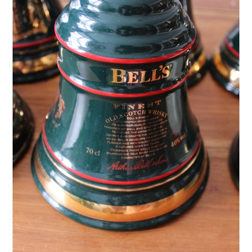 7 - Christmas Editions Six Bells Whisky Bells 1990-1992 Complete With Seals 
Height - 20cm
Base - 14cm

... 