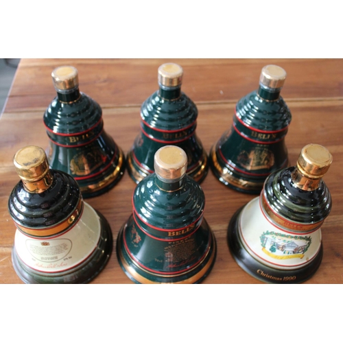 7 - Christmas Editions Six Bells Whisky Bells 1990-1992 Complete With Seals 
Height - 20cm
Base - 14cm

... 