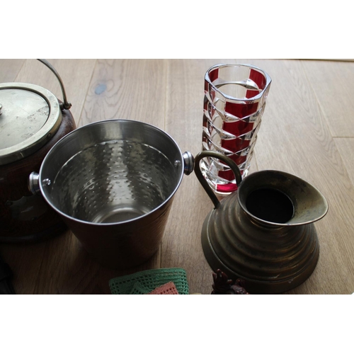 15 - Mixed Lot of Assorted / Collectable Items