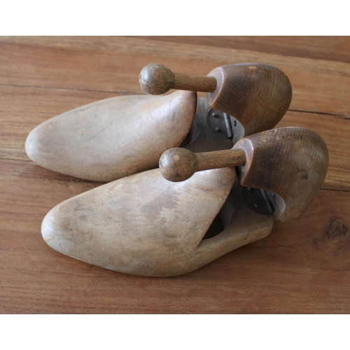 52 - Pair of Vintage Wooden Shoe Horns / Protectors