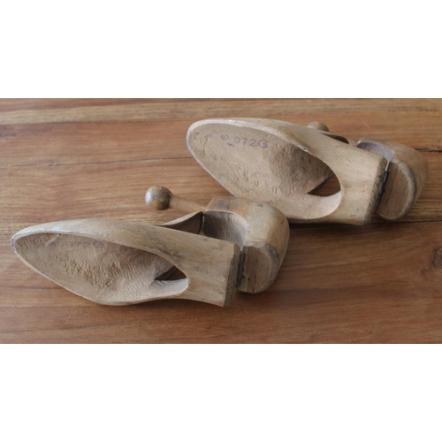 52 - Pair of Vintage Wooden Shoe Horns / Protectors