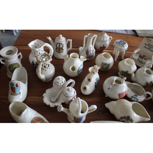 59 - Large Quantity of GOSS / BEMMA Ceramic Collectables