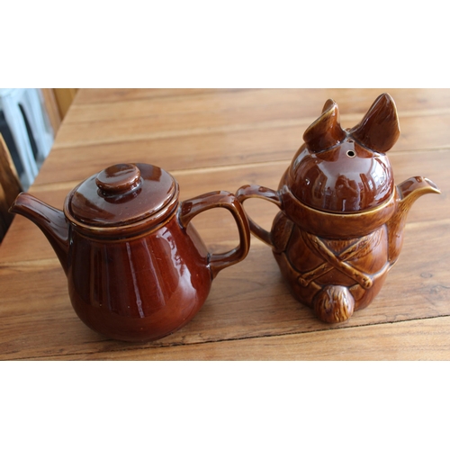 59 - Two Teapots (Brown)
Rabbit-24cm