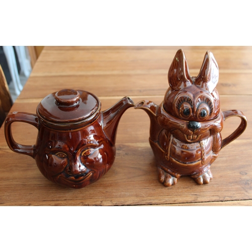 23 - Two Teapots (Brown)
Rabbit-24cm