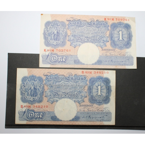 124 - 2 x Blue £1 Notes - Cashier Peppiatt