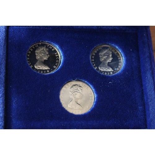 226 - Pobjoy Mint Limited Isle Of Man 1979 £1 Coins Set. Solid Sterling Silver Proof. With Certificate Of ... 