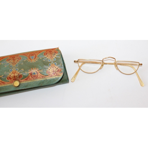 34 - Vintage Glasses In Case. 12ct RG.
All Proceeds Go To Charity.