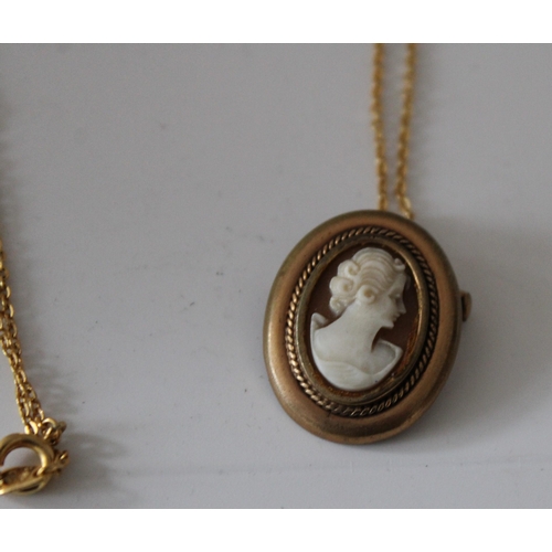 259 - Ladies 18 Inch Gold Toned Necklace with Cameo Pendant