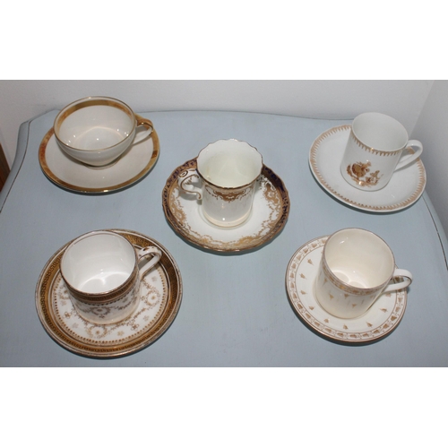 35 - 5 x Collectable Cup & Saucers.