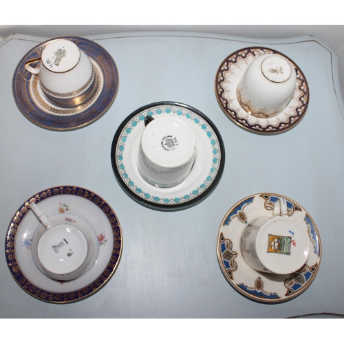 38 - 5 x Collectable Cup & Saucers.