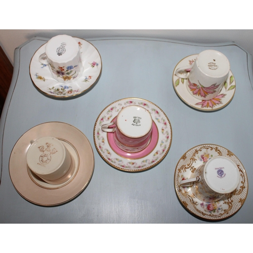 43 - 5 x Collectable Cup & Saucers.