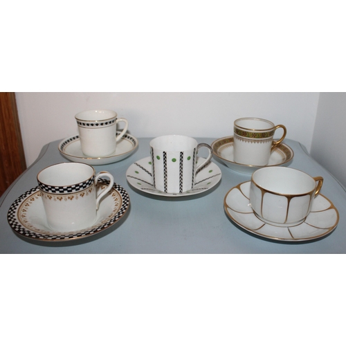 44 - 5 x Collectable Cup & Saucers.