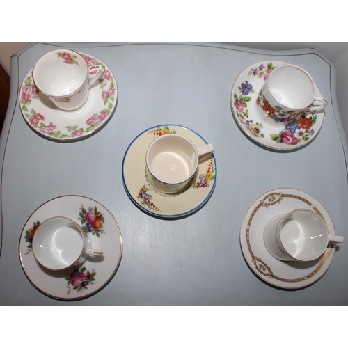 45 - 5 x Collectable Cup & Saucers.